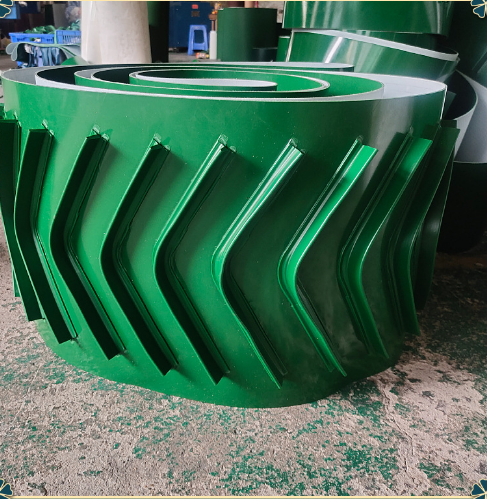 防撕裂提升带 耐磨防滑裙边提升工业皮带