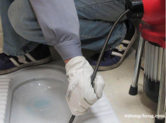 武汉蔡甸疏通马桶管道维修水管改装24小时上门服务