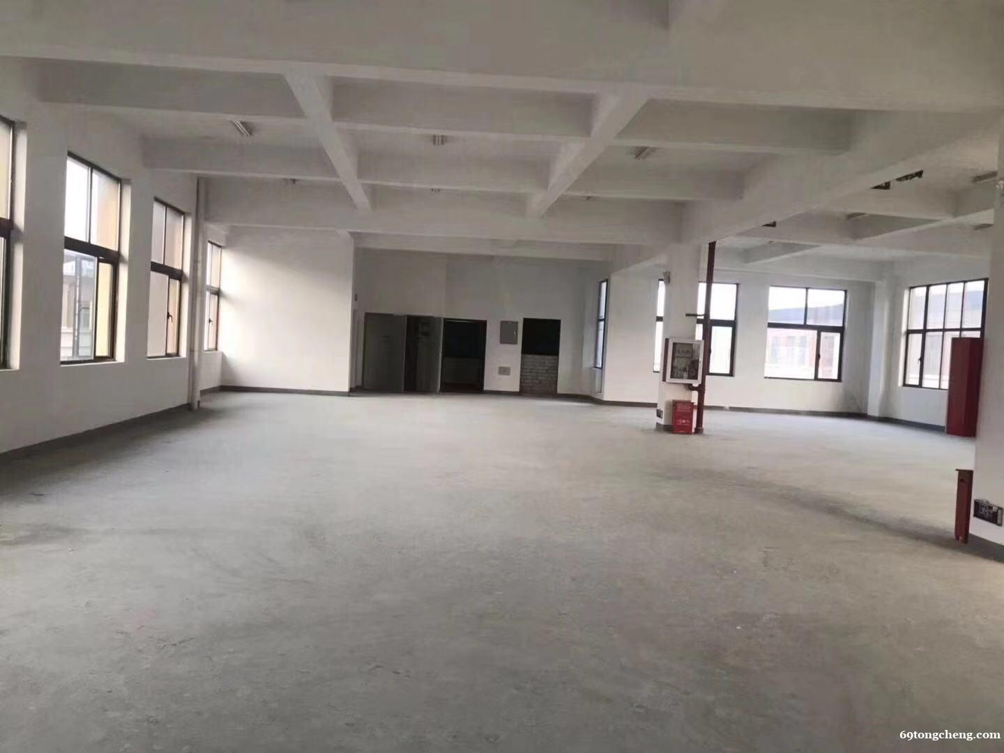 松江工业区占地7.5亩单层火车头层高7.5米诚意出售 松江工业区占地7.5亩单层火车头层高7.5米诚意出售