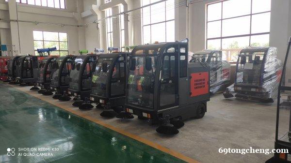 腾阳电动驾驶式扫地车适用的企业 腾阳电动驾驶式扫地车适用的企业