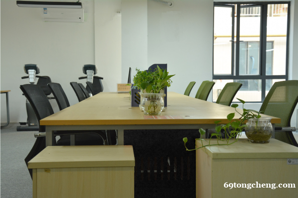 广州白云区众创空间-联合办公工位出租-办公司出租-可注册公司 广州白云区众创空间-联合办公工位出租-办公司出租-可注册公司