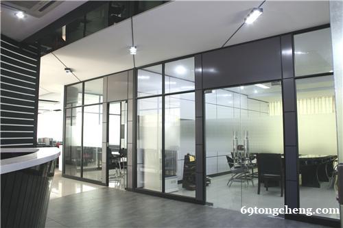 果园安装玻璃隔断果园安装电动门 果园安装玻璃隔断果园安装电动门