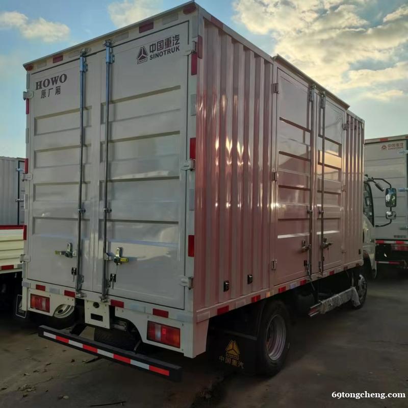 山东青岛重汽豪沃4米2、5米2、6米8厢式货车 山东青岛重汽豪沃4米2、5米2、6米8厢式货车