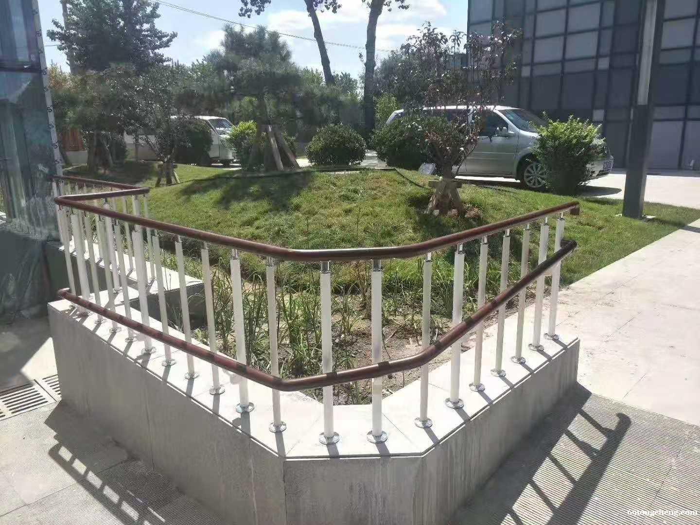 庭院围墙 花池围栏 铝艺护栏金铜韵工厂定制 庭院围墙 花池围栏 铝艺护栏金铜韵工厂定制