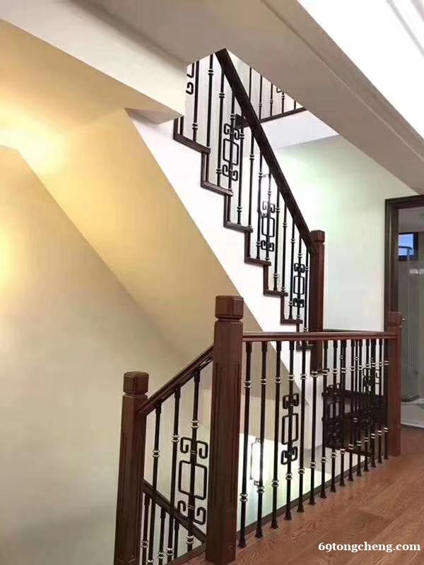 铁艺扶手 别墅楼梯铁艺护栏 金铜韵厂家定制 铁艺扶手 别墅楼梯铁艺护栏 金铜韵厂家定制