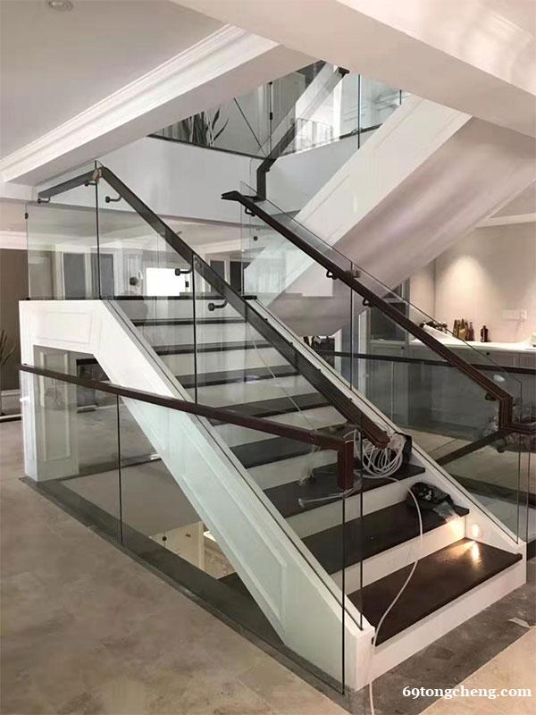 室内护栏 玻璃楼梯扶手 别墅玻璃护栏 室内护栏 玻璃楼梯扶手 别墅玻璃护栏