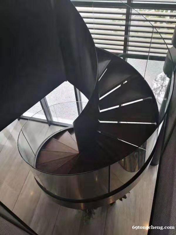 北京别墅室内旋转楼梯扶手 商场玻璃楼梯防护隔离护栏 北京别墅室内旋转楼梯扶手 商场玻璃楼梯防护隔离护栏