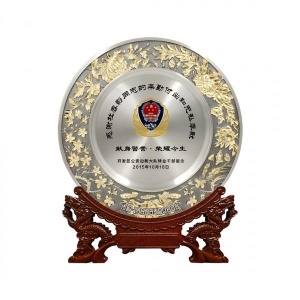 高档彩色警徽金属纪念杯 警察水晶奖杯 警用收藏品 警察纪念礼品定做厂家