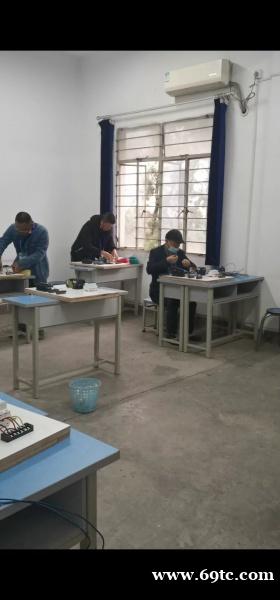 建筑电工想赚钱就得包工 建筑电工想赚钱就得包工