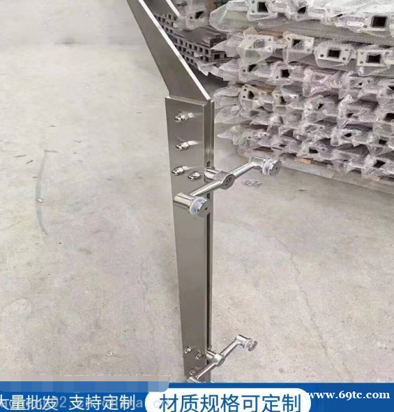 不锈钢玻璃楼梯立柱商场工程桥梁护栏 不锈钢玻璃楼梯立柱商场工程桥梁护栏
