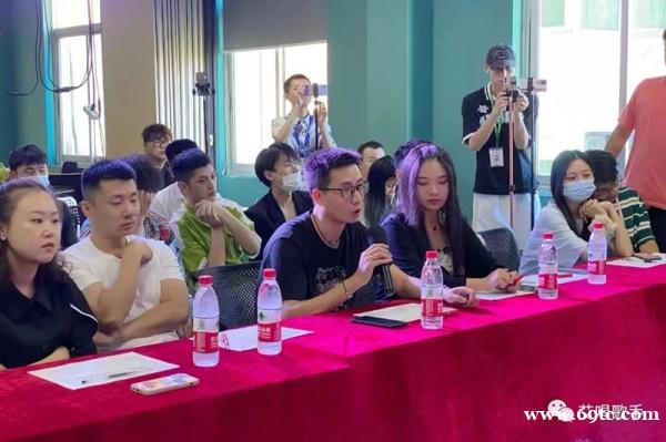 著名音乐人周振霆莅临现场,艾唱歌手培训助力学员狂飙 著名音乐人周振霆莅临现场,艾唱歌手培训助力学员狂飙