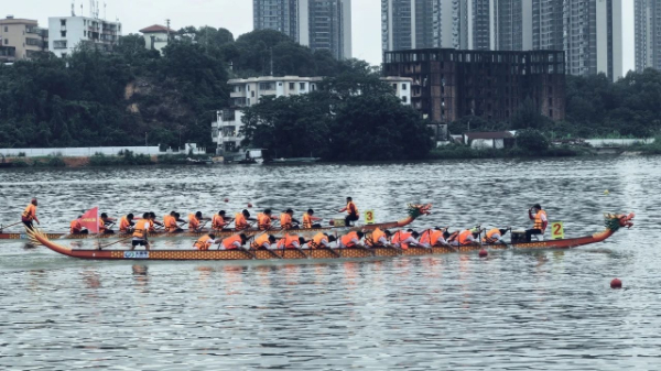 喝纯粮双蒸，观斗门龙舟邀请赛