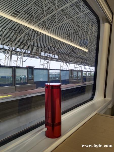 随身守护,健康出行:便携空气消毒机助力高铁出差 随身守护,健康出行:便携空气消毒机助力高铁出差