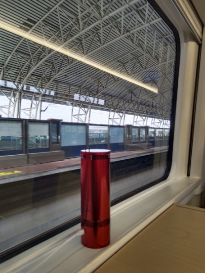 随身守护,健康出行:便携空气消毒机助力高铁出差