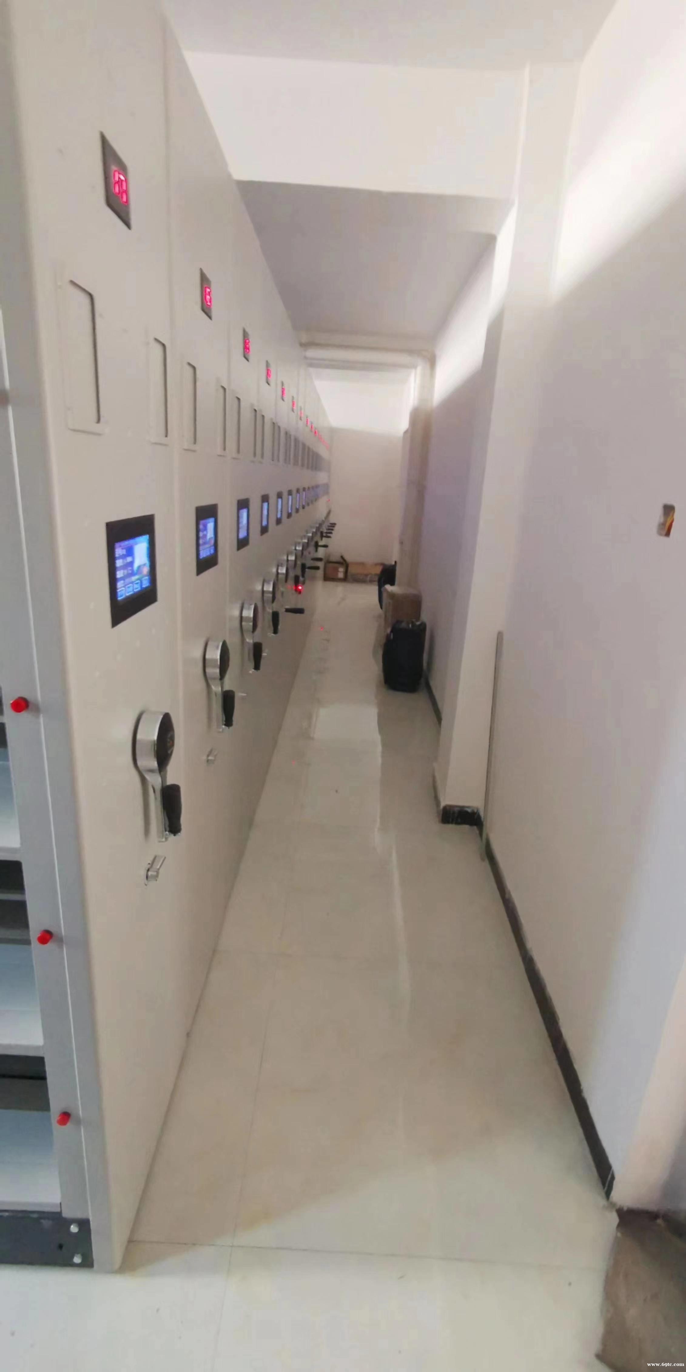 如何挑选档案密集架?究竟哪款密集架既能高效存储,又能节省空间呢?_钢制密集架 如何挑选档案密集架?究竟哪款密集架既能高效存储,又能节省空间呢?_钢制密集架