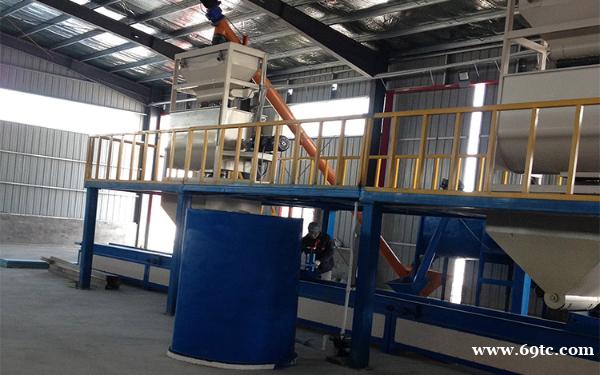 复合保温免拆外模板设备 复合保温免拆外模板设备