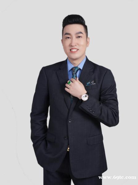 情暖童心,共筑中国梦——周文强爱心书籍捐赠活动完美落幕 情暖童心,共筑中国梦——周文强爱心书籍捐赠活动完美落幕