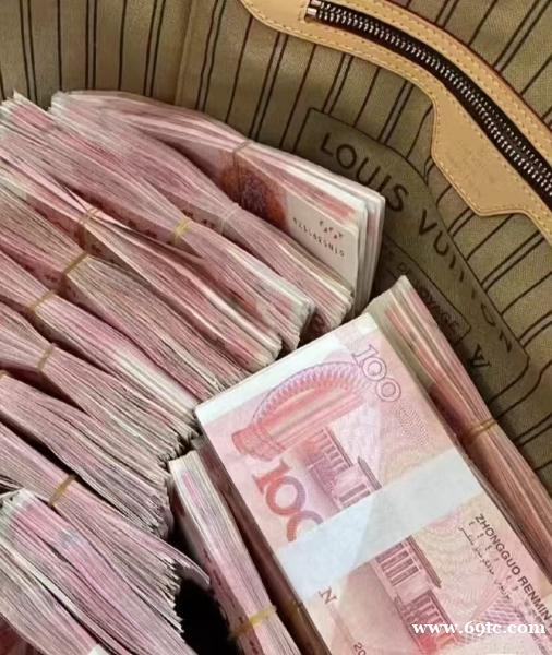 日结5千-1万-乌鲁木齐市外围招聘-多多赚钱-轻奢生活-风光无限--来去自由 日结5千-1万-乌鲁木齐市外围招聘-多多赚钱-轻奢生活-风光无限--来去自由