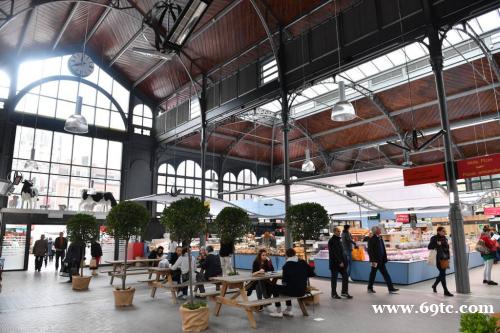 伟而特红外供暖设备,高大型超市的理想供暖之选 伟而特红外供暖设备,高大型超市的理想供暖之选