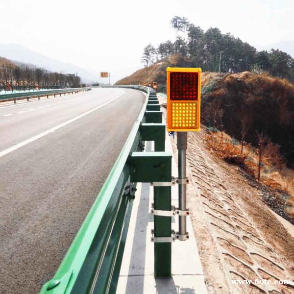 雾天公路行车安全诱导装置 智慧太阳能雾灯 雾天公路行车安全诱导装置 智慧太阳能雾灯