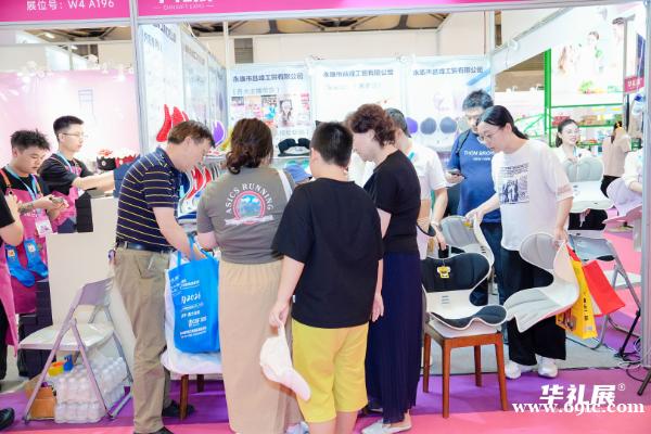 2026华礼展“香氛香薰生活”专场:在悦己经济的芬芳中,寻找情绪价值的“嗅觉密码” 2026华礼展“香氛香薰生活”专场:在悦己经济的芬芳中,寻找情绪价值的“嗅觉密码”